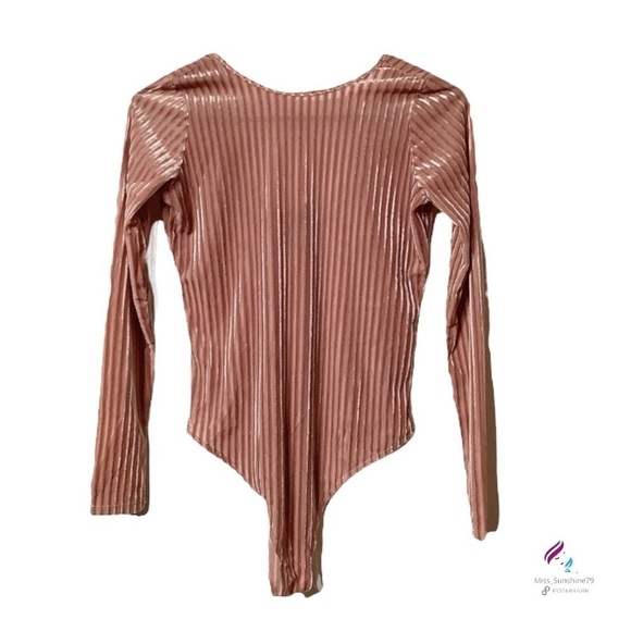 Forever21 - Sz S - semi see thru crushed ribbed velvet shiny bodysuit - Picture 2 of 4